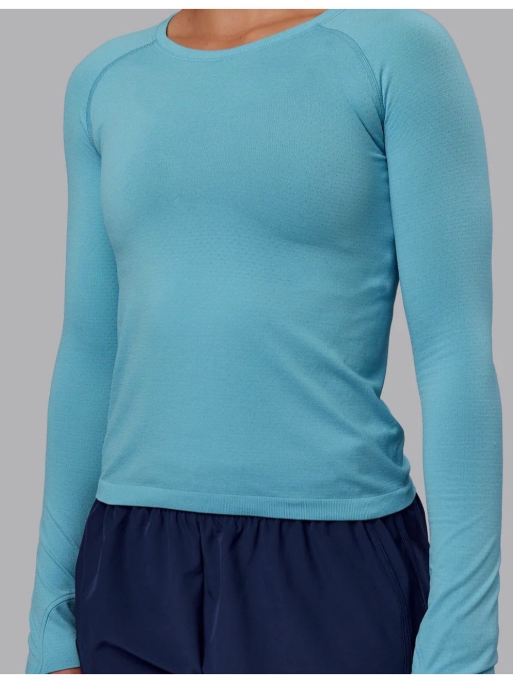 Long-Sleeve workout top - Light Blue